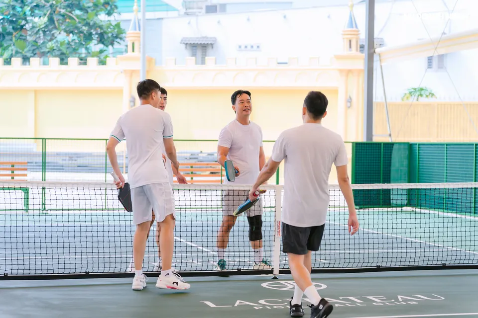 Hoạt động giao lưu bên lưới pickleball